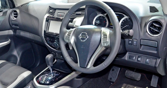 รูปภาพ นิสสัน Nissan Navara NP300 Double Cab Calibre V Sportech 7AT ปี 2015