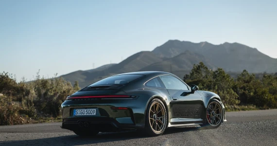 รูปภาพ Porsche ปี 2025