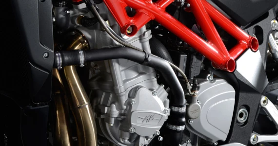 รูปภาพ เอ็มวี ออกุสต้า MV Agusta Brutale 1090 R ปี 2013