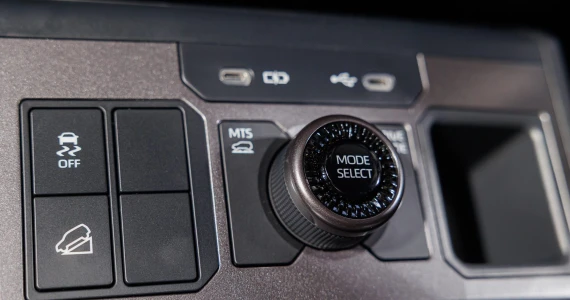 รูปภาพ โตโยต้า Toyota Hilux Travo -e Double Cab 4TREX ปี 2025