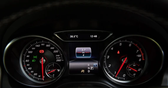 รูปภาพ เมอร์เซเดส-เบนซ์ Mercedes-benz CLA-Class CLA 200 Urban ปี 2017