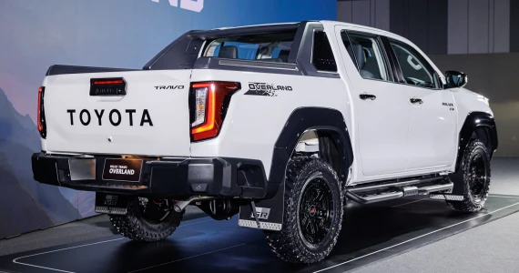 รูปภาพ โตโยต้า Toyota Hilux Travo Double Cab Prerunner 2.8 Overland AT ปี 2025