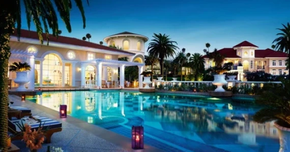 รูปภาพ โกลเด้น เลเจ้นด์ สาทร-กัลปพฤกษ์ (Golden Legend)