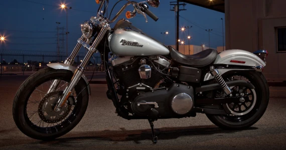 รูปภาพ ฮาร์ลีย์-เดวิดสัน Harley-Davidson Dyna Street Bob ปี 2016
