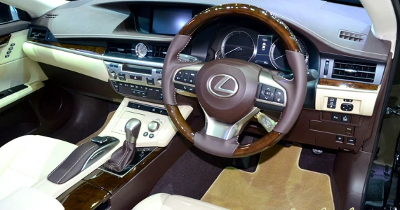 รูปภาพ เลกซัส Lexus ES 300h Luxury ปี 2015