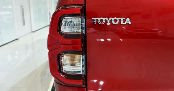 รูปภาพ โตโยต้า Toyota Revo GR Sport 2.8 AT Lo-Floor ปี 2021