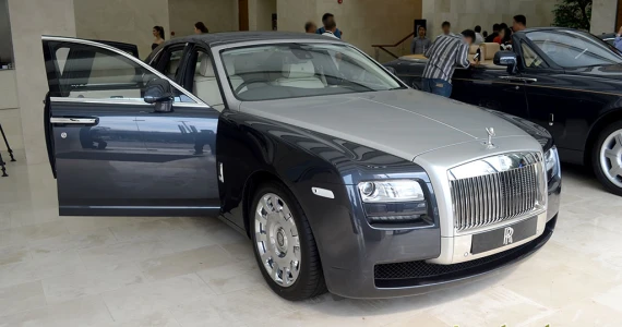 รูปภาพ โรลส์-รอยซ์ Rolls-Royce Ghost Standard ปี 2011