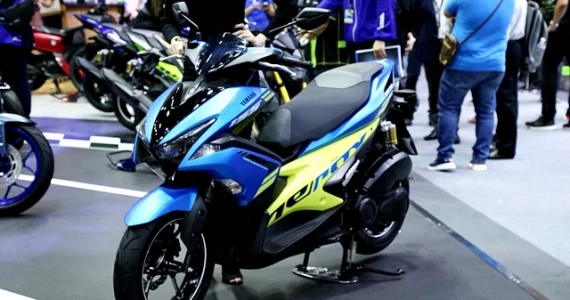 รูปภาพ ยามาฮ่า Yamaha Aerox 155 R Version MY18 ปี 2017