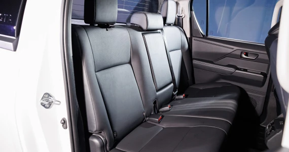 รูปภาพ โตโยต้า Toyota Hilux Travo Double Cab Prerunner 2.8 Overland AT ปี 2025