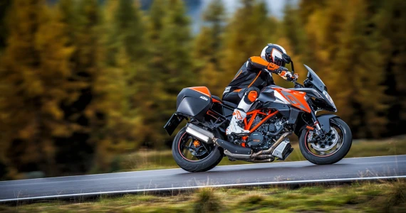 รูปภาพ เคทีเอ็ม KTM 1290 Super Duke GT ปี 2017