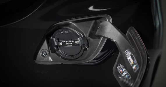 รูปภาพ เมอร์เซเดส-เบนซ์ Mercedes-benz C-Class C 300 e Avantgarde ปี 2020