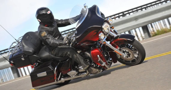 รูปภาพ ฮาร์ลีย์-เดวิดสัน Harley-Davidson CVO Ultra Classic Electra Glide ปี 2013