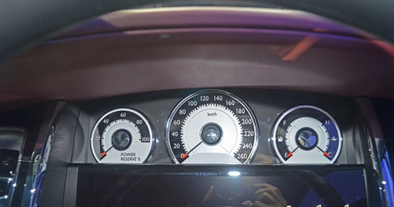 รูปภาพ โรลส์-รอยซ์ Rolls-Royce Wraith Standard ปี 2013