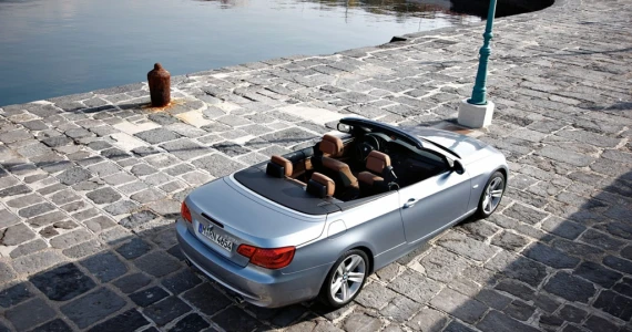 รูปภาพ บีเอ็มดับเบิลยู BMW Series 3 325i Convertible ปี 2010