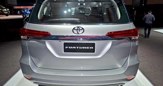 รูปภาพ โตโยต้า Toyota Fortuner 2.7V 2WD AT ปี 2015