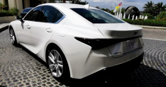 รูปภาพ เลกซัส Lexus IS 300h Premium MY2020 ปี 2020