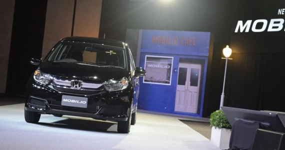 รูปภาพ ฮอนด้า Honda Mobilio S AT 5 Seat ปี 2017