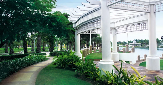 รูปภาพ นันทวัน ศรีนครินทร์ (Nanthawan Srinakarin)