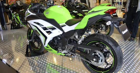 รูปภาพ คาวาซากิ Kawasaki Ninja 300 ABS KRT Edition ปี 2016