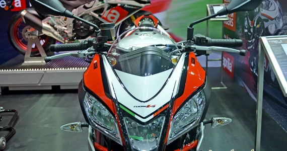 รูปภาพ อาพริเลีย Aprilia Tuono V4 1100 Factory ปี 2016