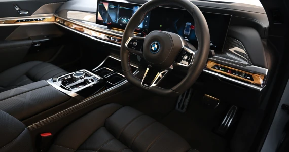 รูปภาพ บีเอ็มดับเบิลยู BMW M7 M760e xDrive ปี 2023