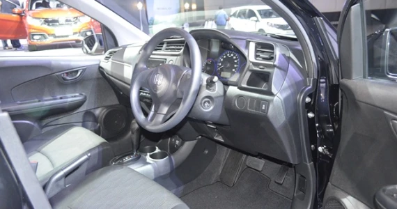 รูปภาพ ฮอนด้า Honda Mobilio S AT 5 Seat ปี 2017