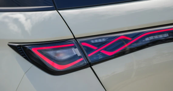 รูปภาพ บีวายดี BYD Dolphin Standard Range ปี 2023