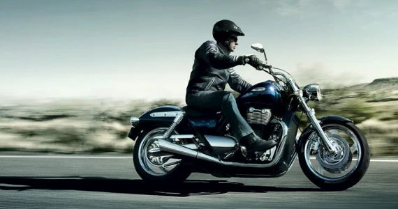 รูปภาพ ไทรอัมพ์ Triumph Thunderbird Storm ปี 2011