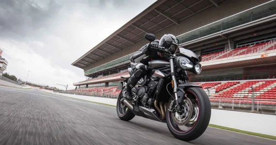 รูปภาพ ไทรอัมพ์ Triumph Street Triple RS ปี 2017