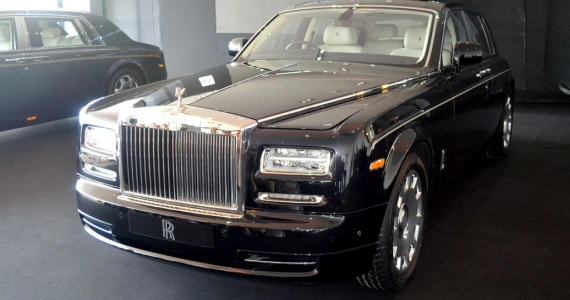 รูปภาพ โรลส์-รอยซ์ Rolls-Royce-Phantom Series II Standard-ปี 2012