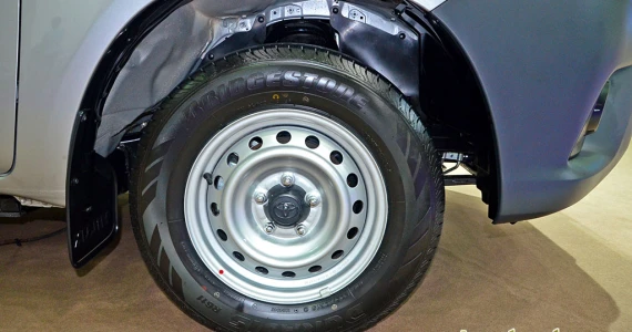 รูปภาพ โตโยต้า Toyota Revo Standard Cab 2.4J ปี 2018