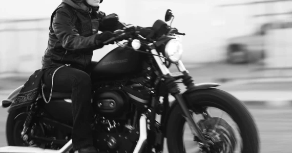รูปภาพ ฮาร์ลีย์-เดวิดสัน Harley-Davidson Cruiser Iron 883 MY20 ปี 2016