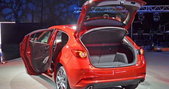รูปภาพ มาสด้า Mazda 3 2.0 S Sports Hatchback ปี 2017