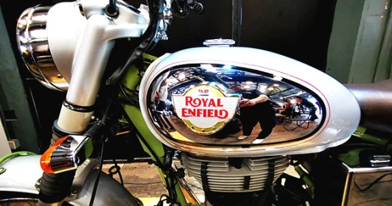 รูปภาพ โรยัล เอ็นฟีลด์ Royal Enfield Bullet Trials Works Replica 500 ปี 2019