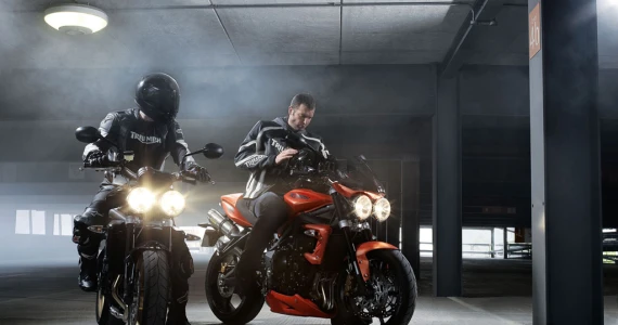 รูปภาพ ไทรอัมพ์ Triumph Speed Triple R 1050 ปี 2010