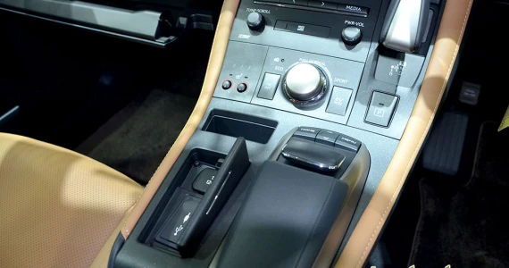 รูปภาพ เลกซัส Lexus CT200h Luxury (Fabric) ปี 2014