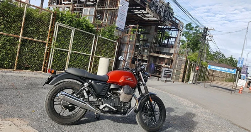 รีวิว Moto Guzzi V7 II Stone ขับชิลในเมือง เบา.. คล่องตัว.. ไม่กลัวร้อน
