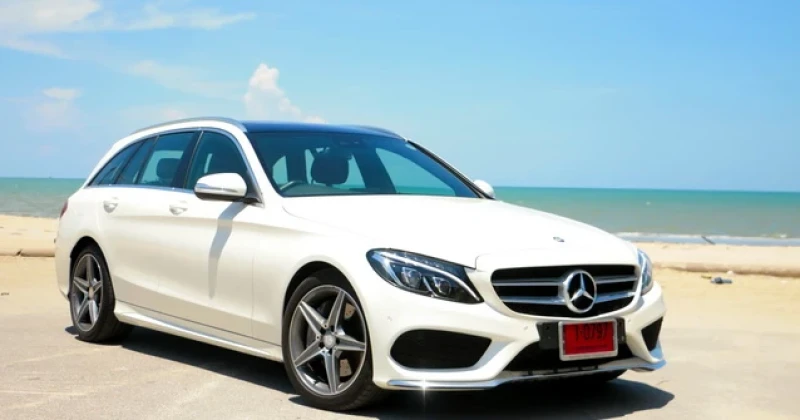 รีวิว Mercedes-Benz C 300 Estate AMG ยนตรกรรมหรู พลังดีเซล-ไฮบริด