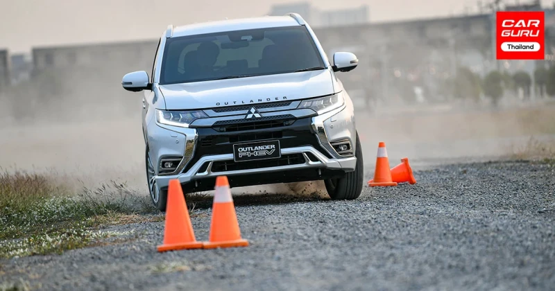 รีวิว - ทดลองขับ MITSUBISHI OUTLANDER PHEV รถยนต์ไฟฟ้าขาเสียบได้ทั้งรับและรุก!!!