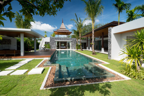 โบทานิก้า บางเทา (Botanica Bangtao Beach)