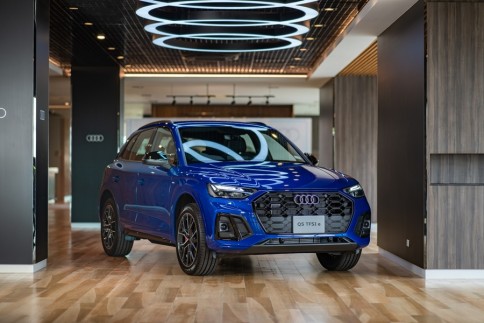 อาวดี้ Audi Q5 55 TFSI e quattro S line Black Edition ปี 2022