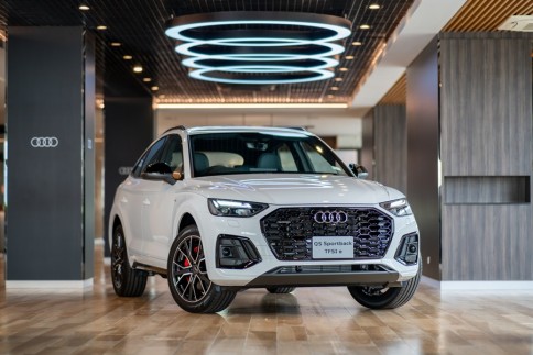 อาวดี้ Audi-Q5 Sportback 55 TFSI e quattro S line Black Edition-ปี 2022