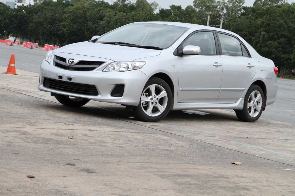 รูปภาพ โตโยต้า Toyota Altis (Corolla) 1.8 E A/T ปี 2012