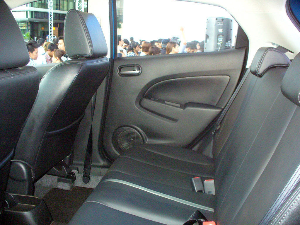 รูปภาพ มาสด้า Mazda 2 Sports Spirit AT ปี 2013