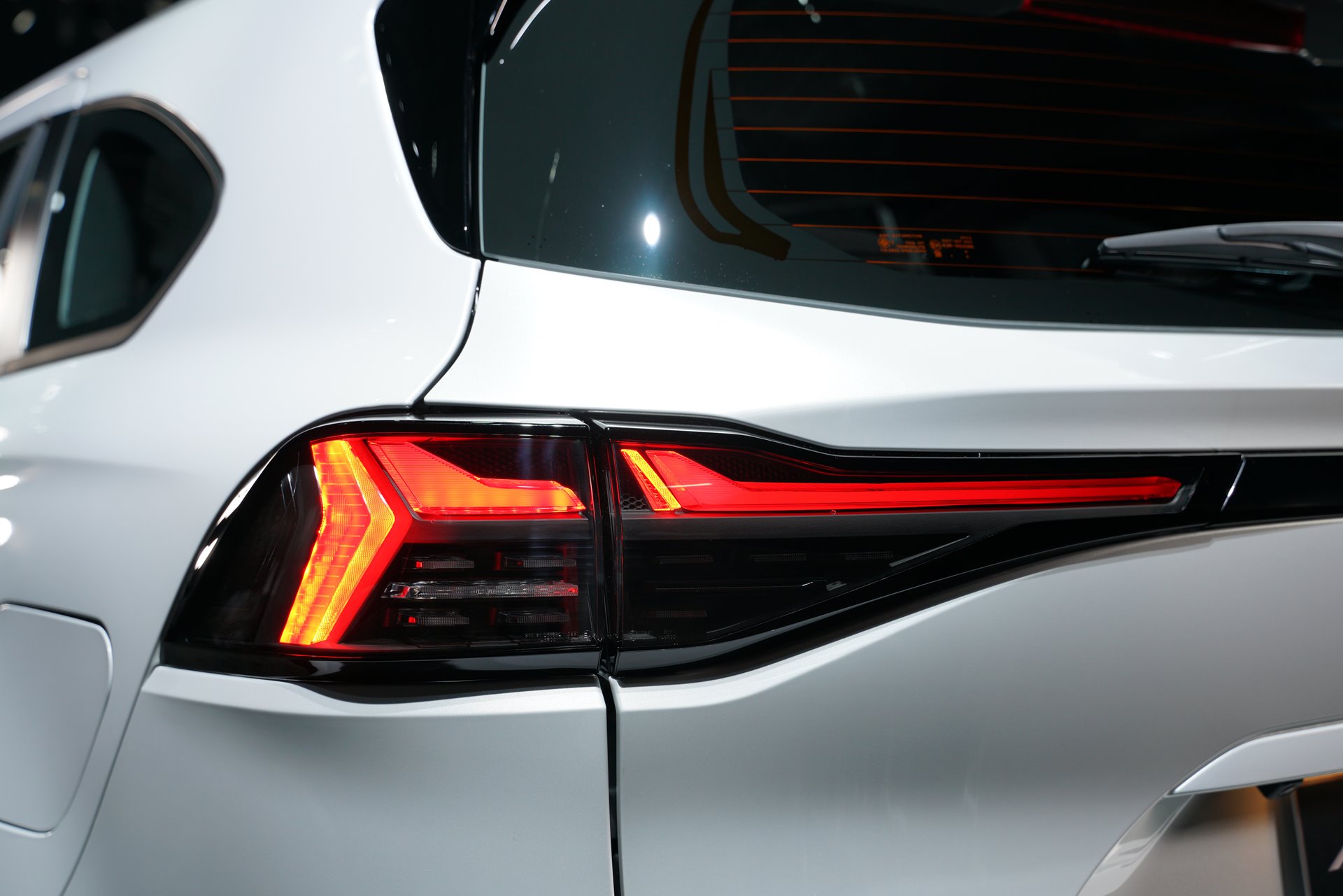 รูปภาพ อีซูซุ Isuzu MU-X 4x2 1.9 Elegant A/T ปี 2024