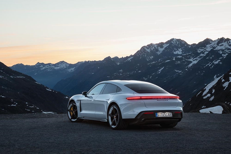 2020 porsche taycan turbo discount