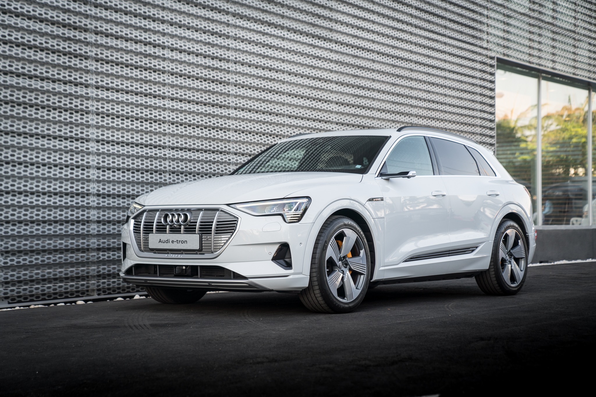 Audi e-tron 55 quattro MY2019 อาวดี้ ปี 2019 : ภาพที่ 1