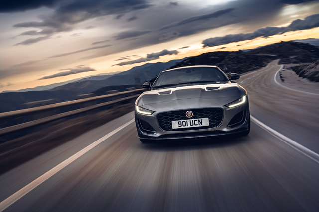 Jaguar F-Type 2.0 Litre Ingenium Petrol Coupe R-Dynamic MY2020 จากัวร์ ปี 2020 : ภาพที่ 2