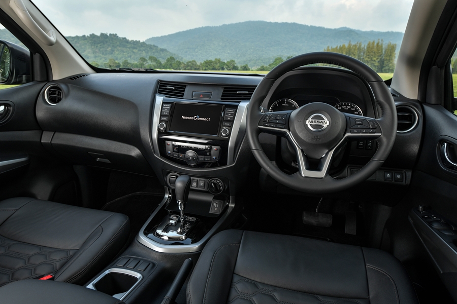 Nissan Navara Double Cab PRO-4X 4WD 7AT นิสสัน นาวาร่า ปี 2022 : ภาพที่ 2