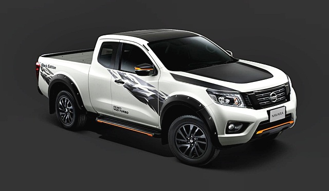 Nissan Navara NP300 King Cab Calibra E 6 MT Black Edition นิสสัน นาวาร่า ปี 2019 : ภาพที่ 2